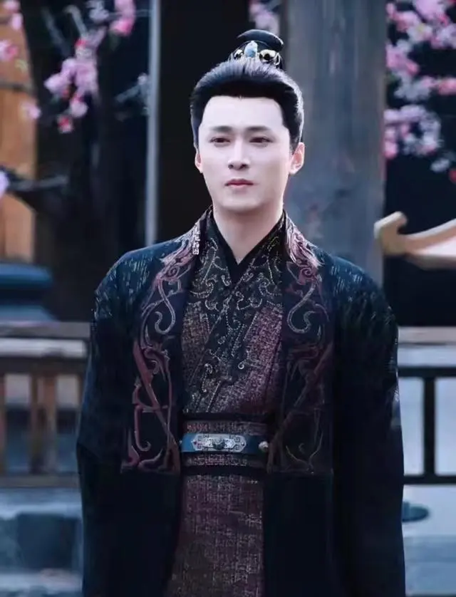 王皓祯《纱帐欢》首日热度6122万跌出红果短剧前三 - 情报图 王皓祯《纱帐欢》首日热度6122万跌出红果短剧前三 - 情报图