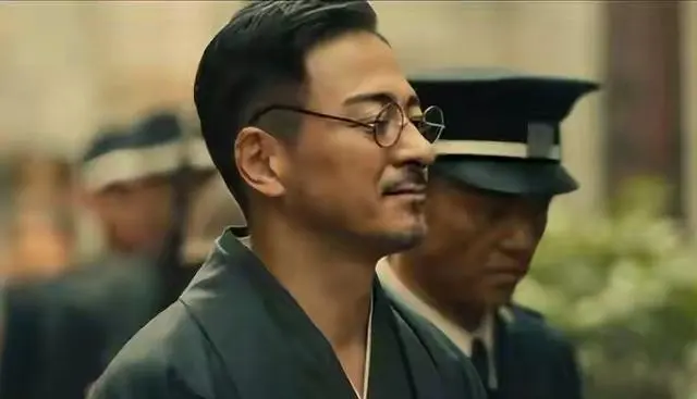 《八千里路云和月》丁玉娇身份疑云浮现,田家泰暗线任务浮出水面 _ 相关图片 《八千里路云和月》丁玉娇身份疑云浮现,田家泰暗线任务浮出水面 _ 相关图片