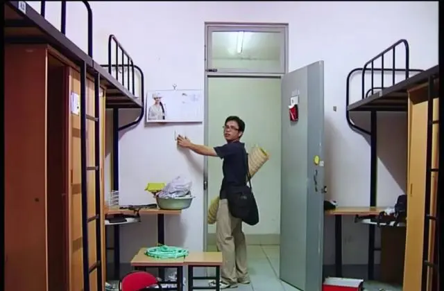 《我在故宫修文物》导演叶君因急性胃出血离世,享年43岁 _ 现场图 《我在故宫修文物》导演叶君因急性胃出血离世,享年43岁 _ 现场图