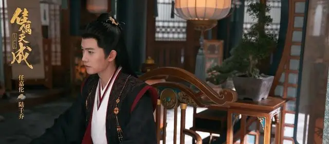 陆千乔《佳偶天成》演技争议：皱眉细节引观众逐帧比对 _ 现场图