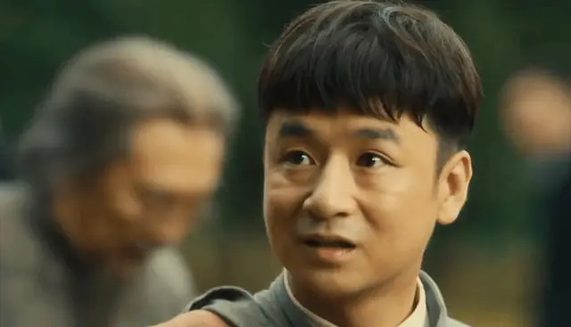 张云魁文桥战役牺牲，张月明墓前喊爸爸成全剧情感锚点 _ 现场图