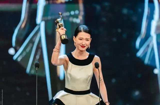 廖子妤凭《像我这样的爱情》获金像奖最佳女主角 _ 资讯配图