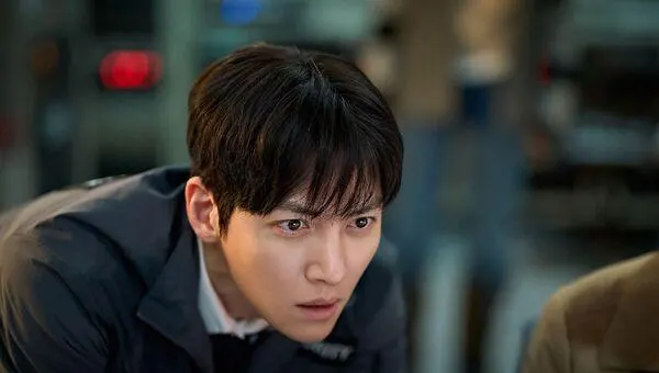 全智贤10年后回归大银幕，《尸速禁区》入围戛纳午夜单元 _ 现场图