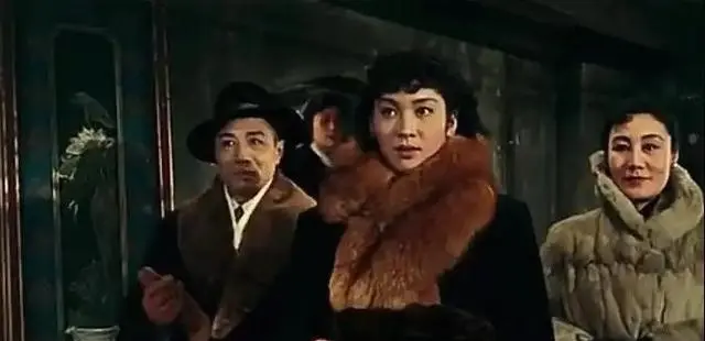 《舞台姐妹》上官云珠三场戏成表演教科书级范例 _ 现场图