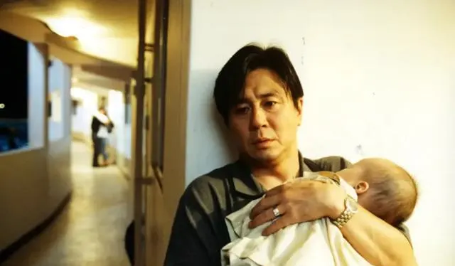 崔岷植10部代表作梳理：从《生死谍变》到《破墓》的表演轨迹 _ 相关图片