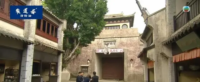 《爱回家之开心速递》再现钟培生高空求婚桥段 _ 相关图片