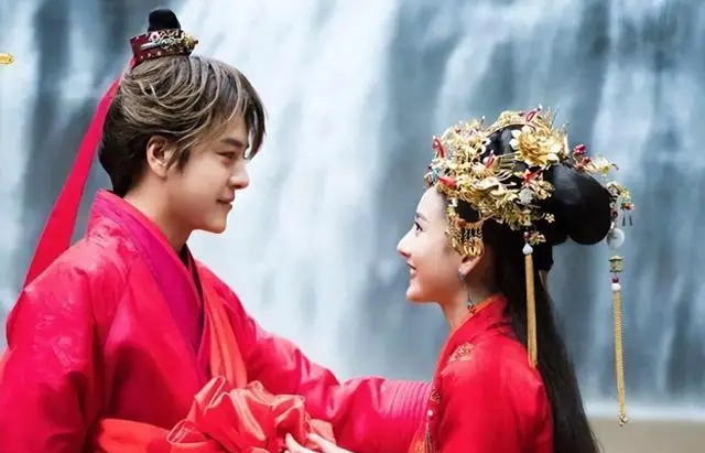 《夜天子》《东宫》等六部高口碑网剧播出后主演未获主流关注 _ 资讯配图